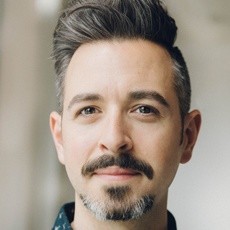 How Rand Fishkin of moz.com and Sparktoro.com creatively raised $1.3M without VC and why search is not part of his marketing plan