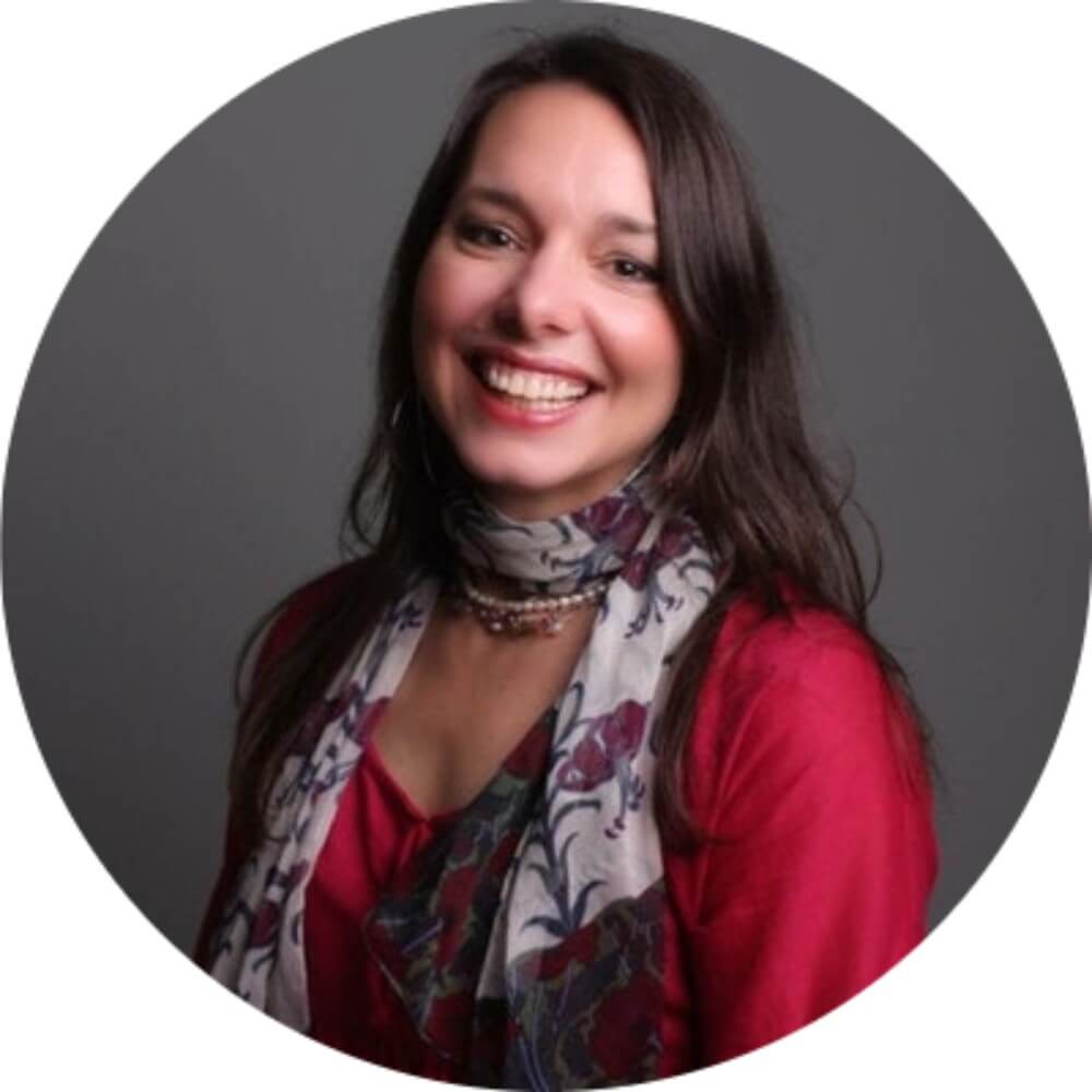 From University Professor to MVP to Funded SaaS Entrepreneur with Lindy Ledohowski of Essay Jack